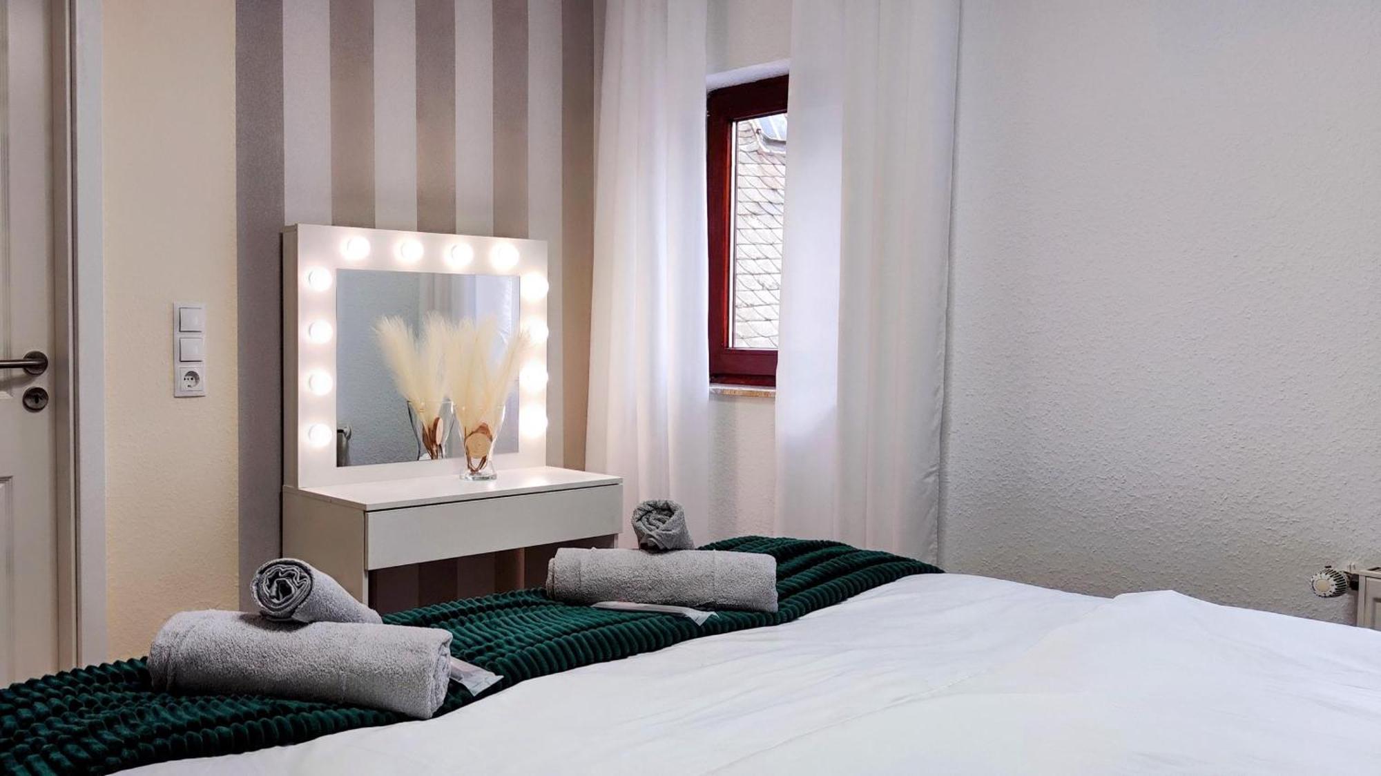 Direkt Am Rhein Mit Burgblick Nahe Rheinsteig Bis 8 Personen, 2 Baeder, 4 Zimmer, Kueche, Netflix Apartment Kaub Ngoại thất bức ảnh